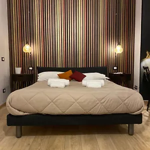 St Peter Boutique Music Rom